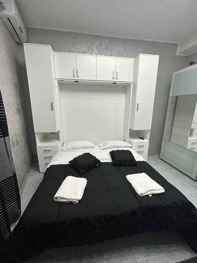 Da Concettina House Apartment เนเปิลส์ ภายนอก รูปภาพ