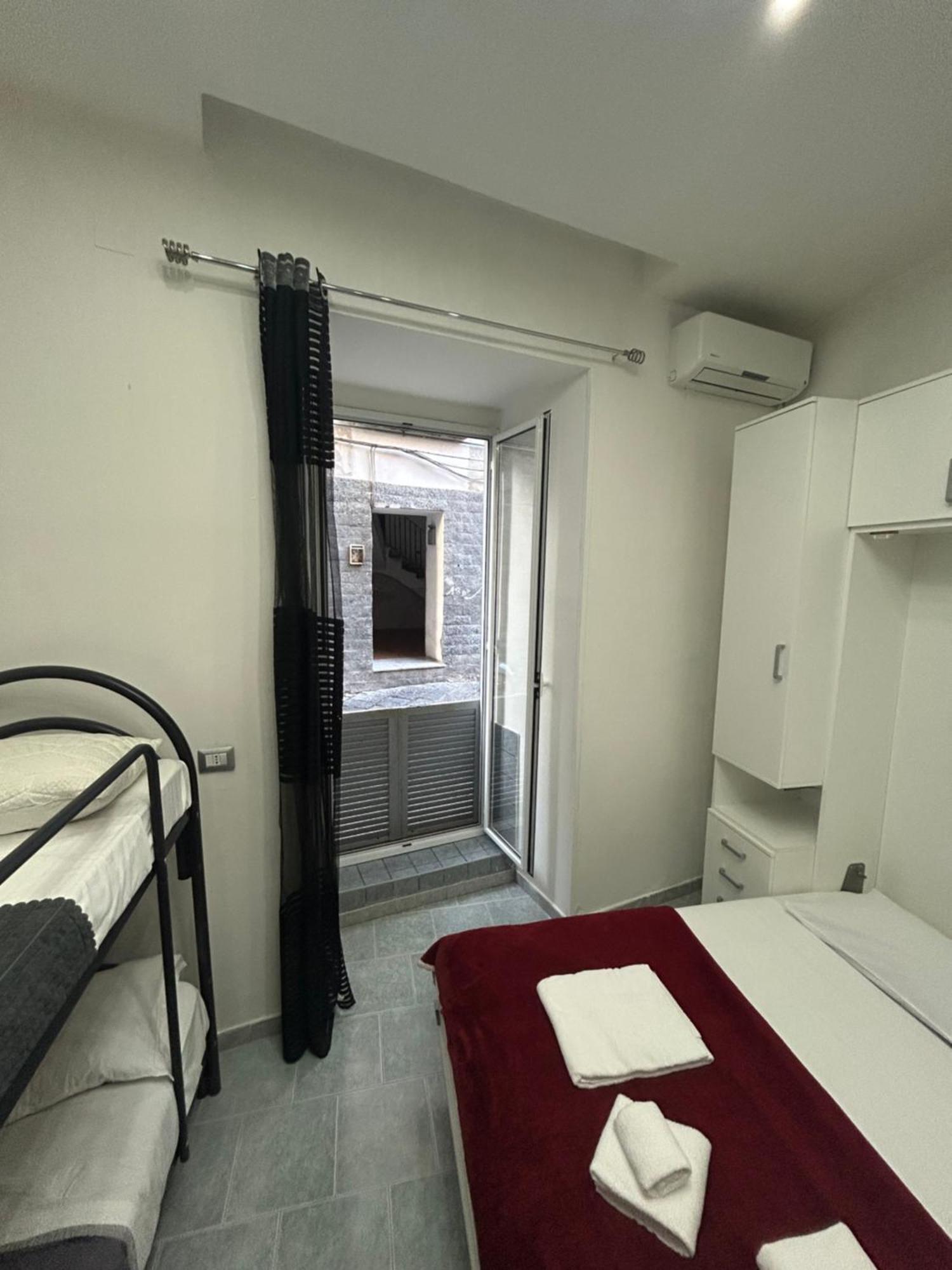 Da Concettina House Apartment เนเปิลส์ ภายนอก รูปภาพ